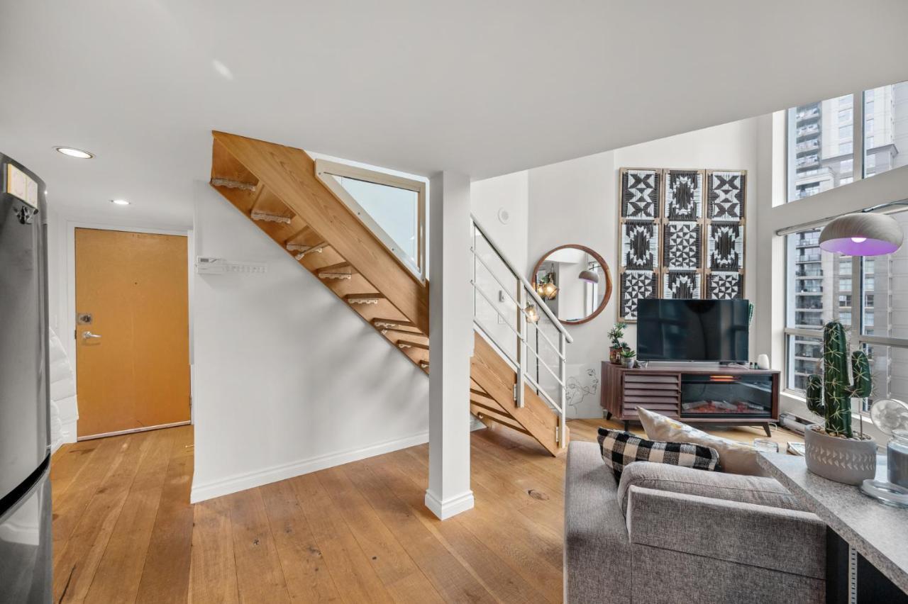 Rare Find Loft With Full Kitchen At Heart Of Downtown Apartment Ванкувър Екстериор снимка