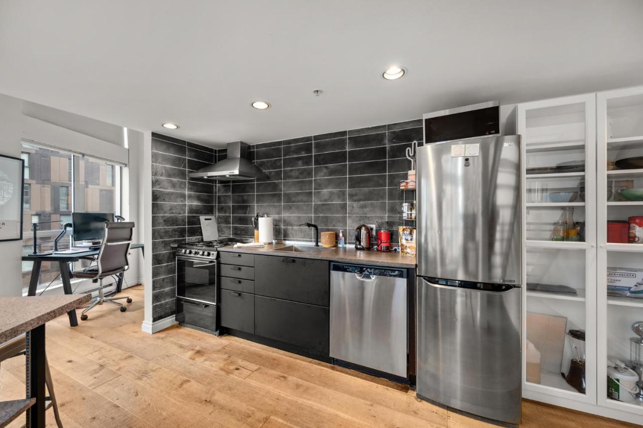 Rare Find Loft With Full Kitchen At Heart Of Downtown Apartment Ванкувър Екстериор снимка