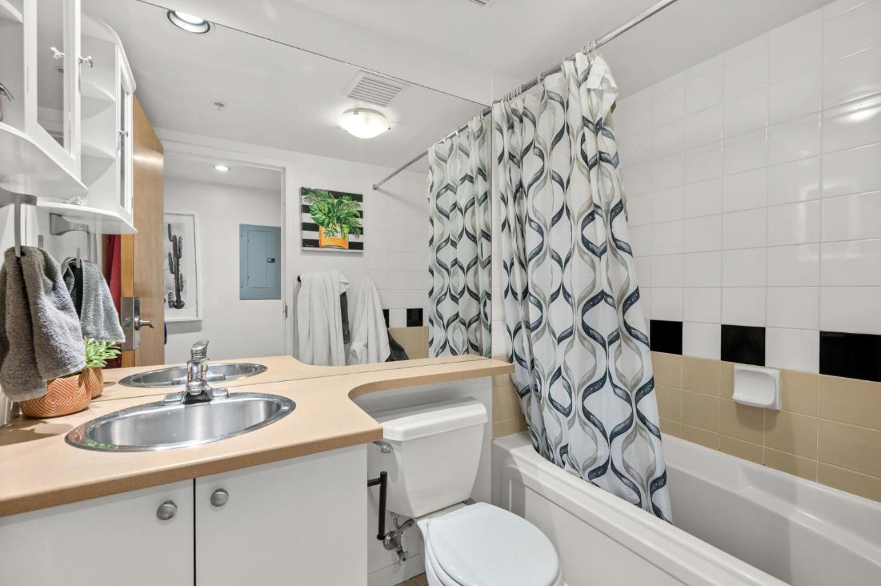 Rare Find Loft With Full Kitchen At Heart Of Downtown Apartment Ванкувър Екстериор снимка